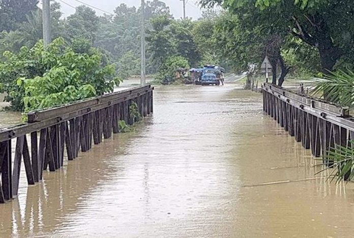 খাগড়াছড়ির সঙ্গে বন্ধ সাজেকের যোগাযোগ, বিপাকে পর্যটকরা