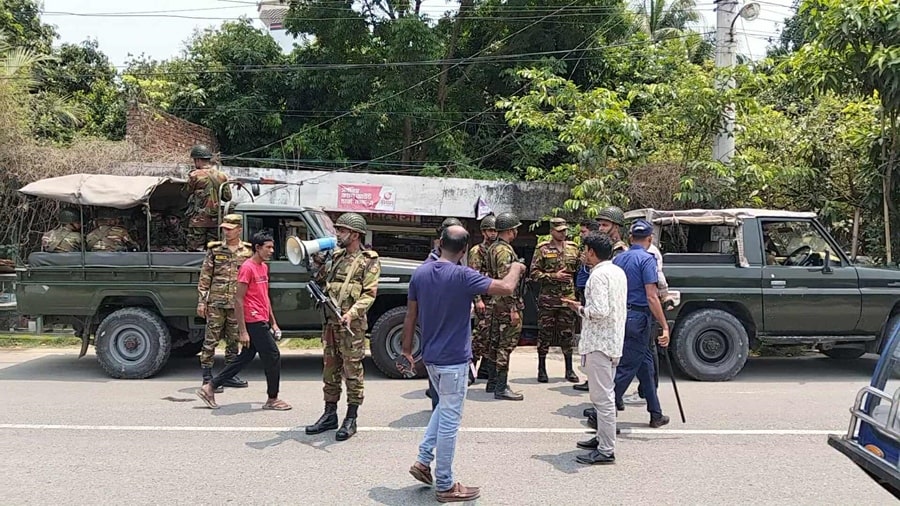 দোহার বাজারে জমি দখলে