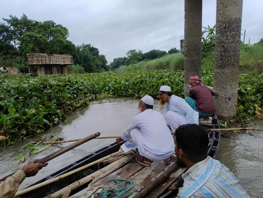 বিলাশপুরে খালের কচুরিপানা