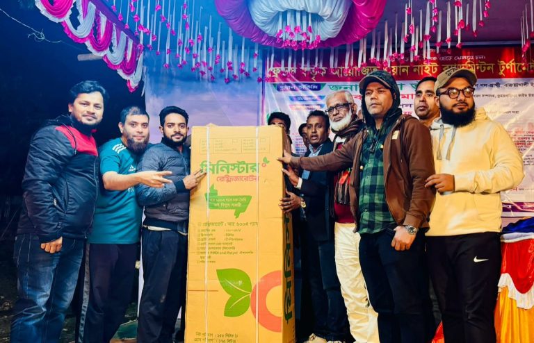 নবাবগঞ্জে ওয়ান নাইট ব্যাডমিন্টন টুর্নামেন্টে দোহারী এন্টারপ্রাইজ চ্যাম্পিয়ন