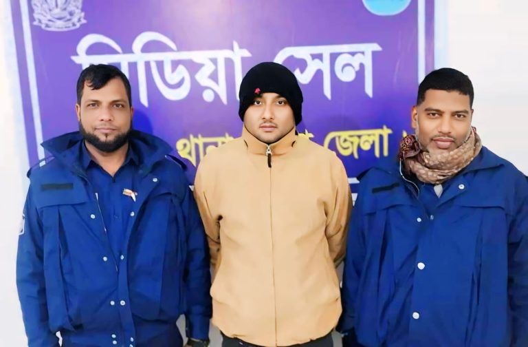 নবাবগঞ্জে নিষিদ্ধ ছাত্রলীগ নেতা গ্রেপ্তার