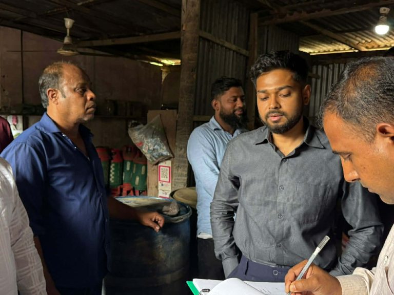মেঘুলায় অবৈধ তেলের মজুদ: ব্যবসায়ীকে ৭ দিনের কারাদণ্ড