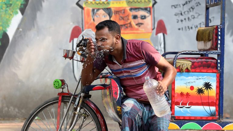 প্রচণ্ড গরমে অতিষ্ঠ জনজীবন, ৪৯ জেলায় তাপপ্রবাহ