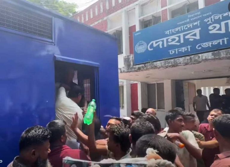 দোহার ও নবাবগঞ্জে আওয়ামীলীগের ১২ নেতাকর্মী গ্রেপ্তার, কারাগারে প্রেরণ